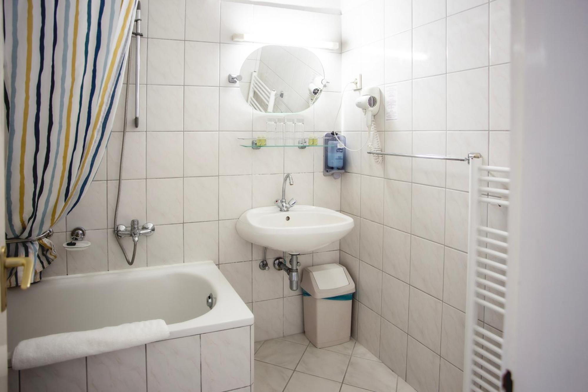 Hotel Kapos Kaposvár المظهر الخارجي الصورة